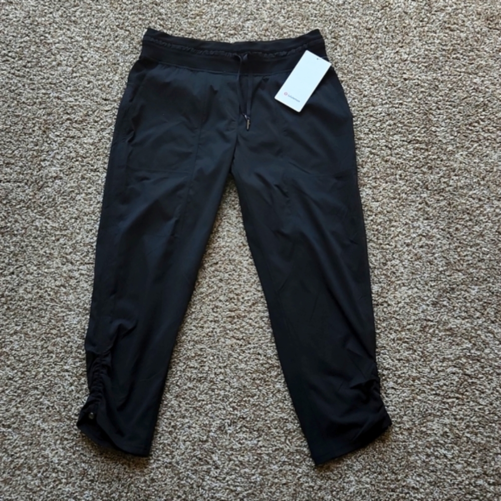 Lululemon Dance Studio Crop